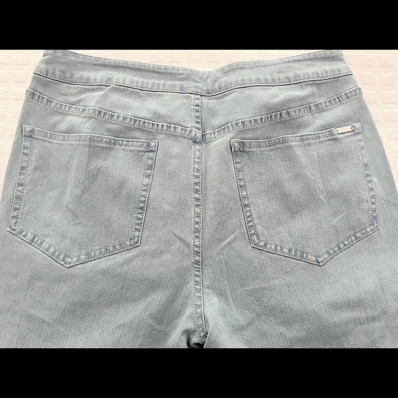 A350330 G.I.L.I. Dual Stretch Side Button Flare Jeans LIGHT WASH Size 10 Boho - Picture 5 of 9